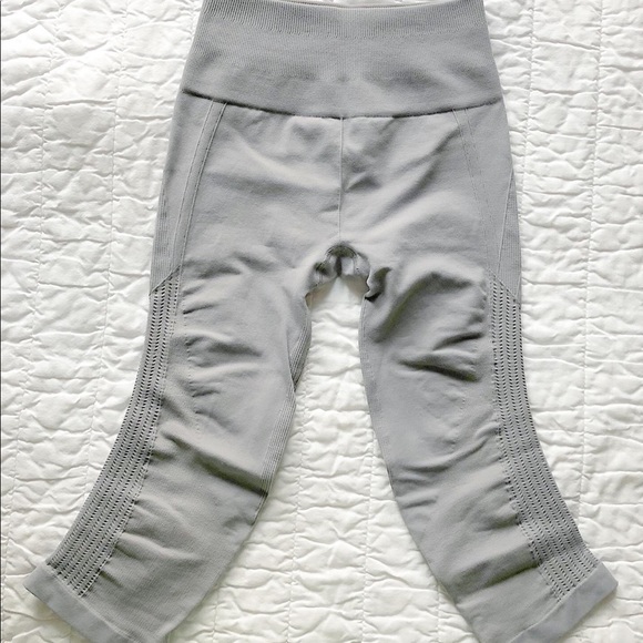 Flow & go crop in battleship grey - Picture 3 of 3